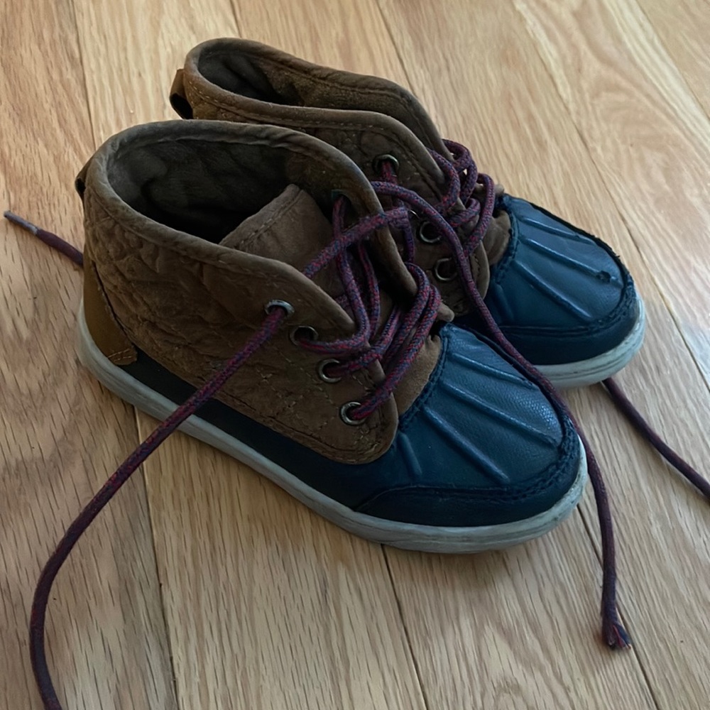 Toddler OshKosh Bgash duck boots